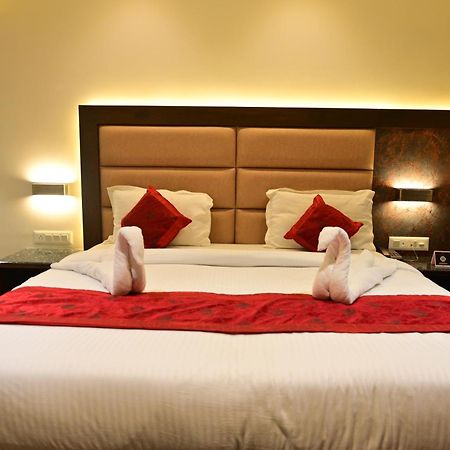 Hotel Golden Riviera Mysore Luaran gambar