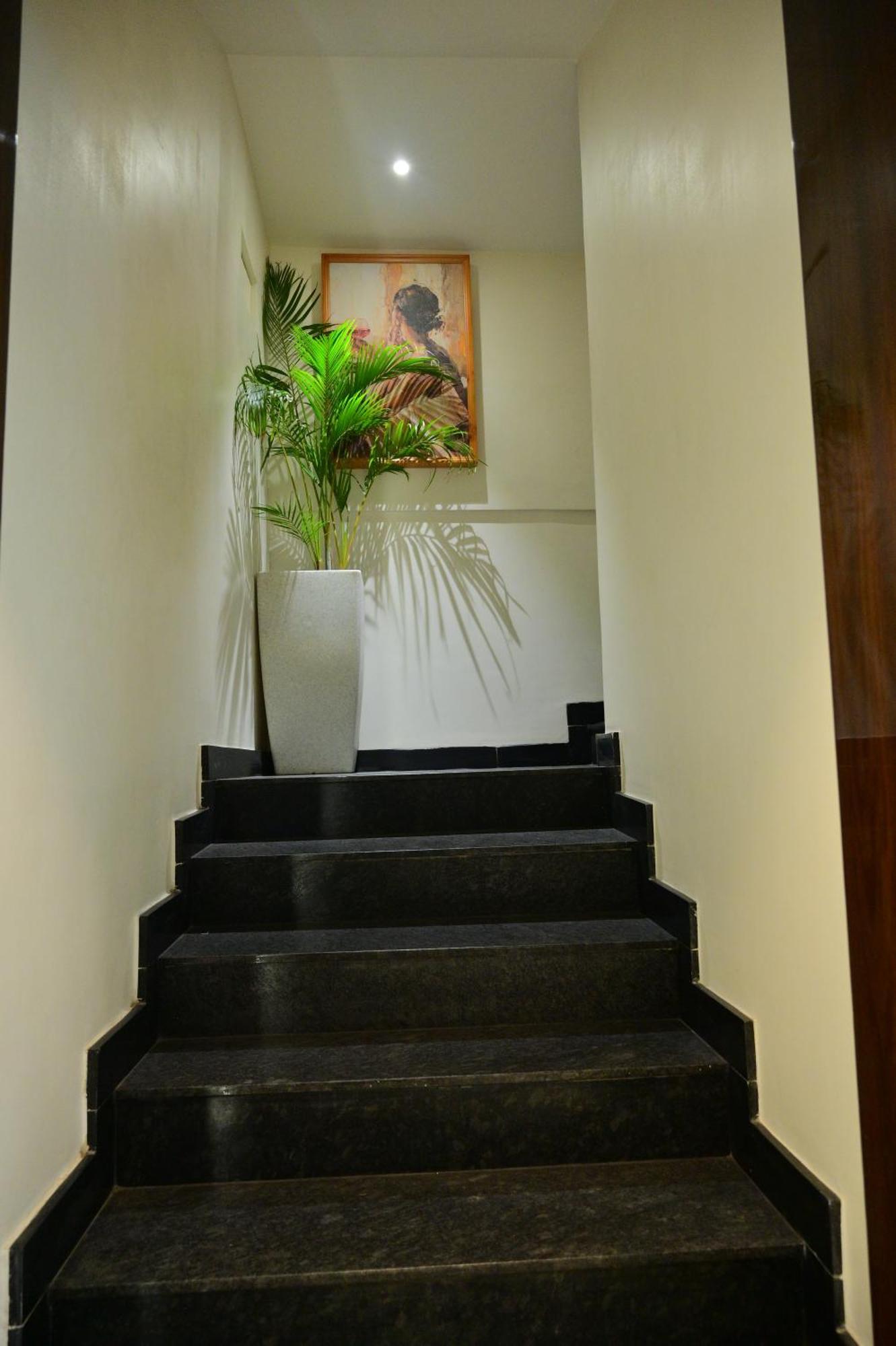 Hotel Golden Riviera Mysore Luaran gambar