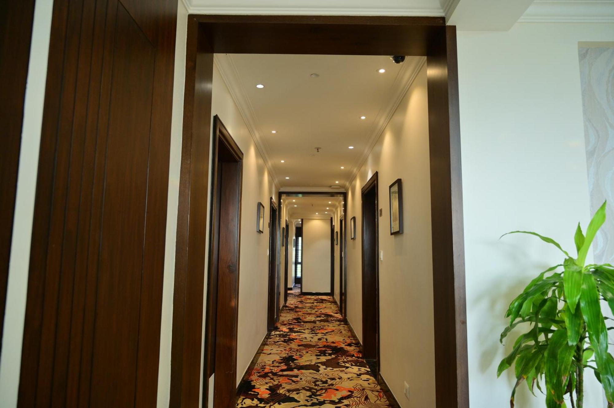 Hotel Golden Riviera Mysore Luaran gambar