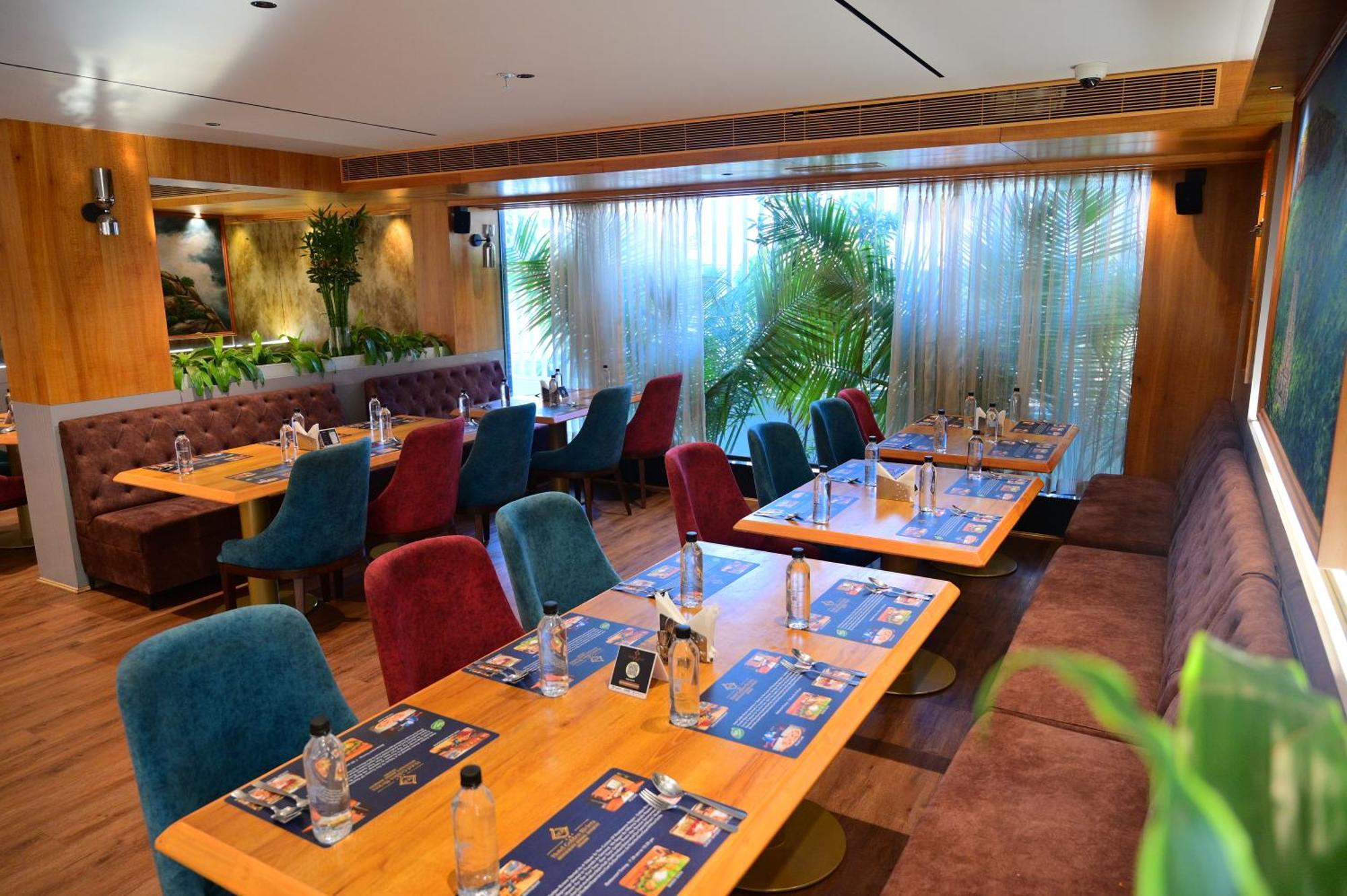 Hotel Golden Riviera Mysore Luaran gambar