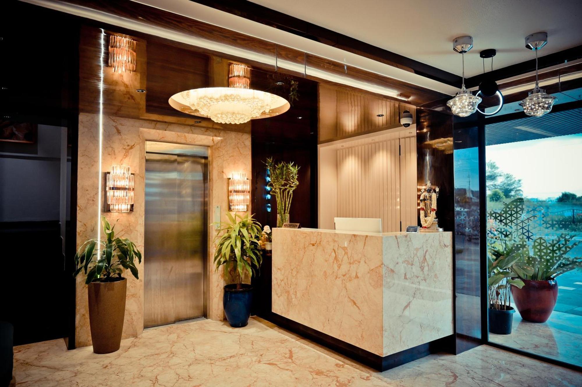 Hotel Golden Riviera Mysore Luaran gambar