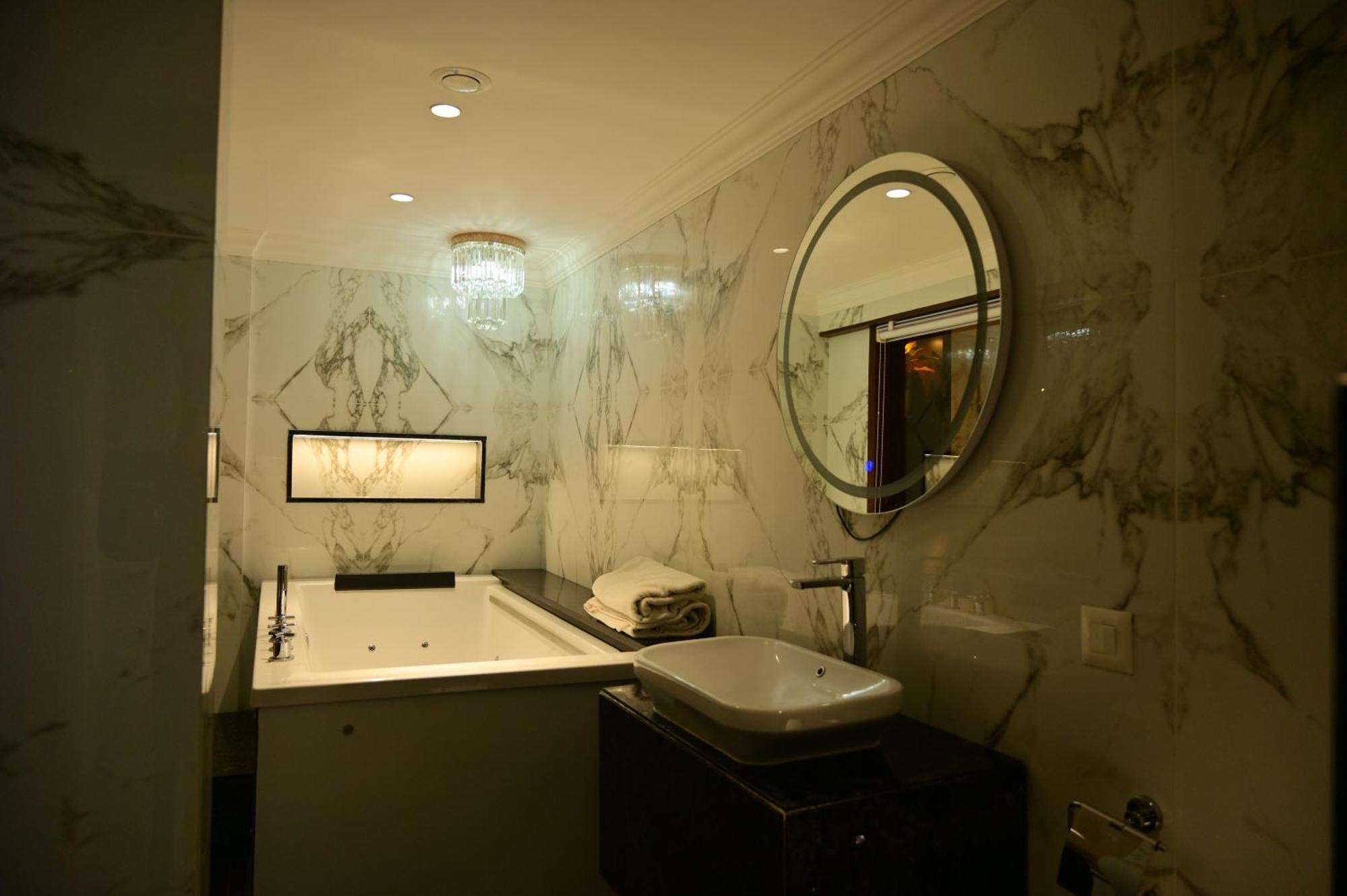 Hotel Golden Riviera Mysore Bilik gambar