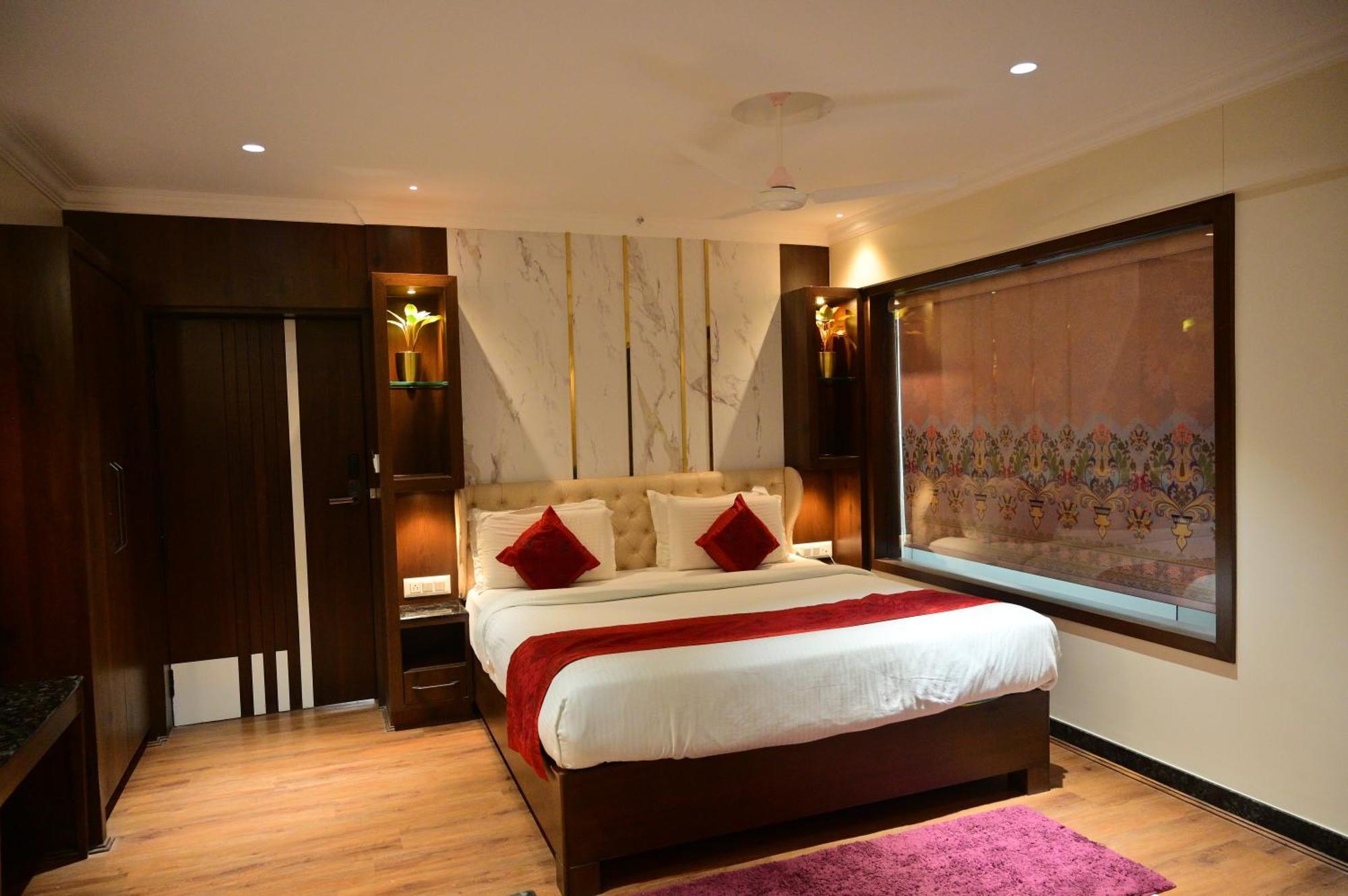 Hotel Golden Riviera Mysore Bilik gambar