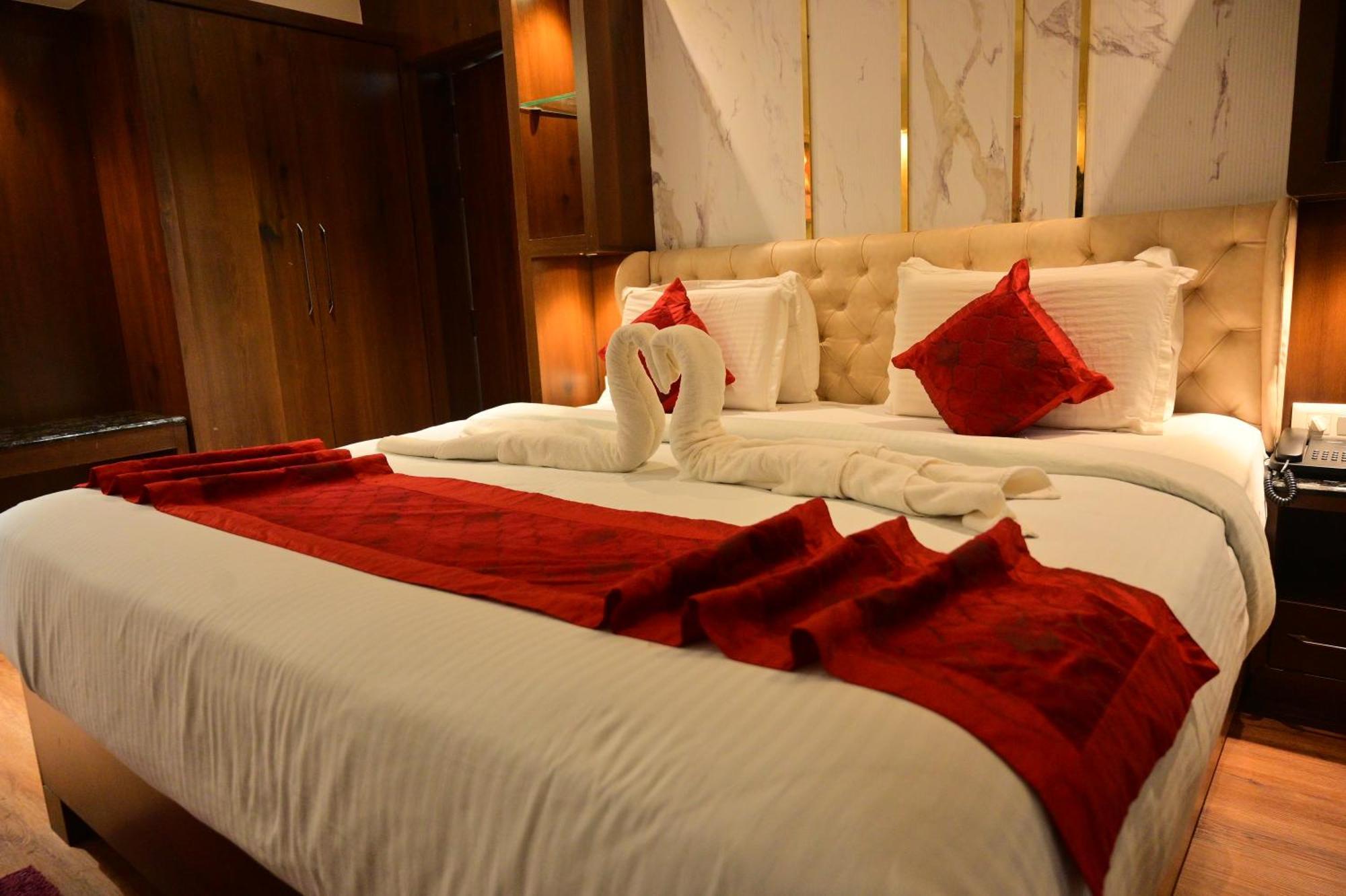 Hotel Golden Riviera Mysore Bilik gambar